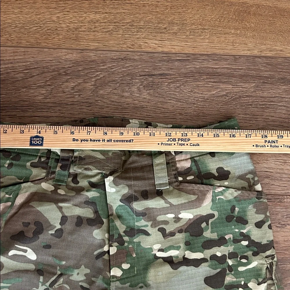 NWOT Tactical Pants Camouflage Cargo Pants Mens Size 32/32‎